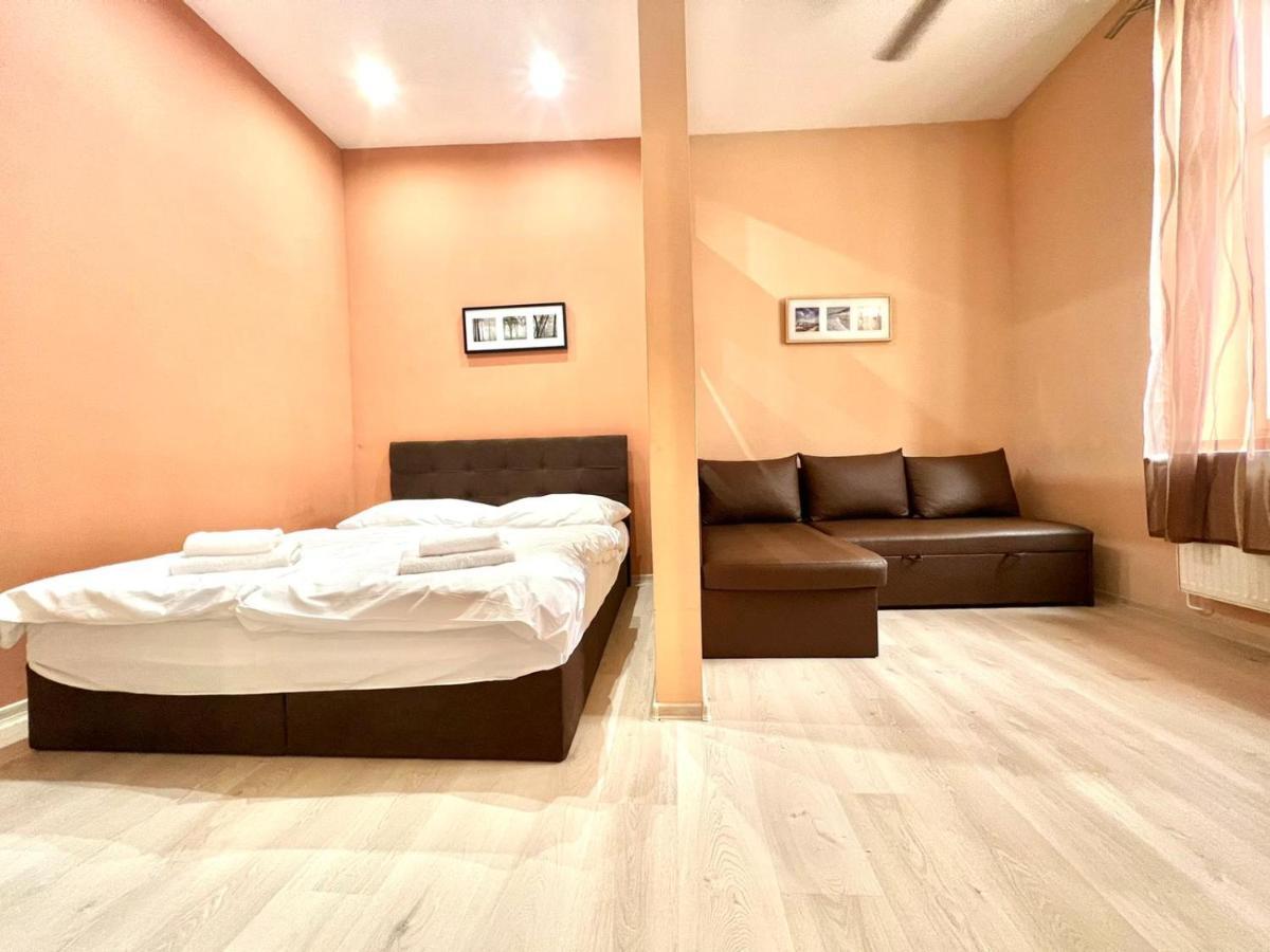 Casa Italia Prague Aparthotel Екстериор снимка