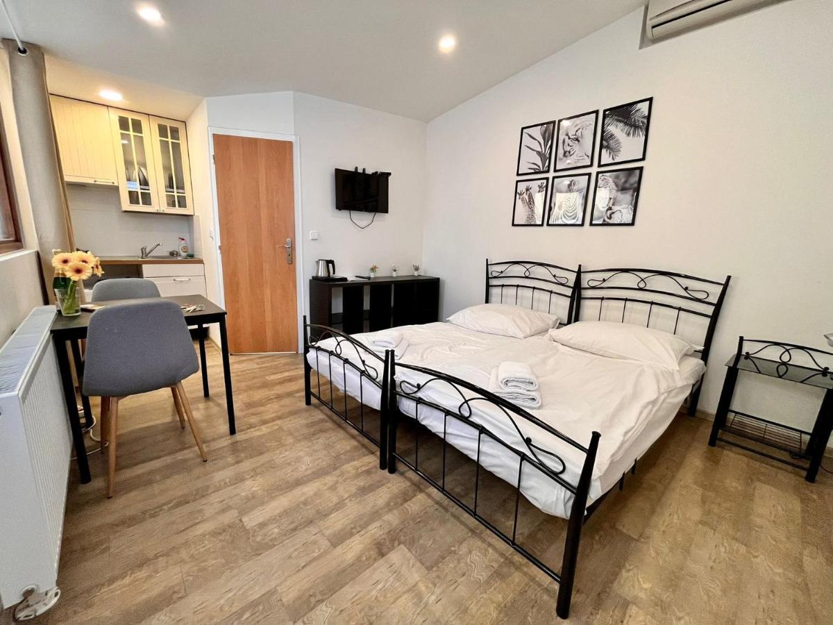 Casa Italia Prague Aparthotel Екстериор снимка