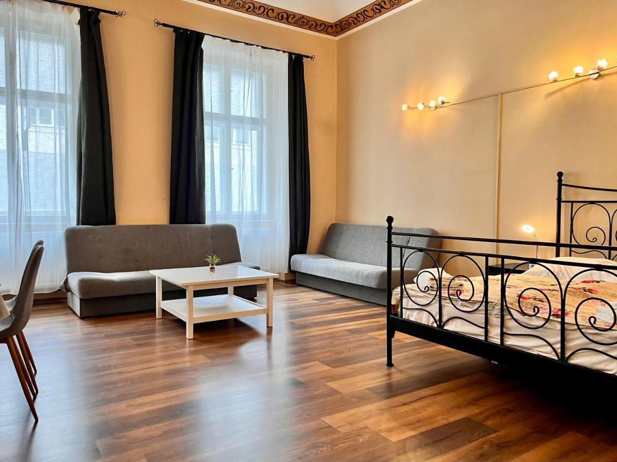 Casa Italia Prague Aparthotel Екстериор снимка